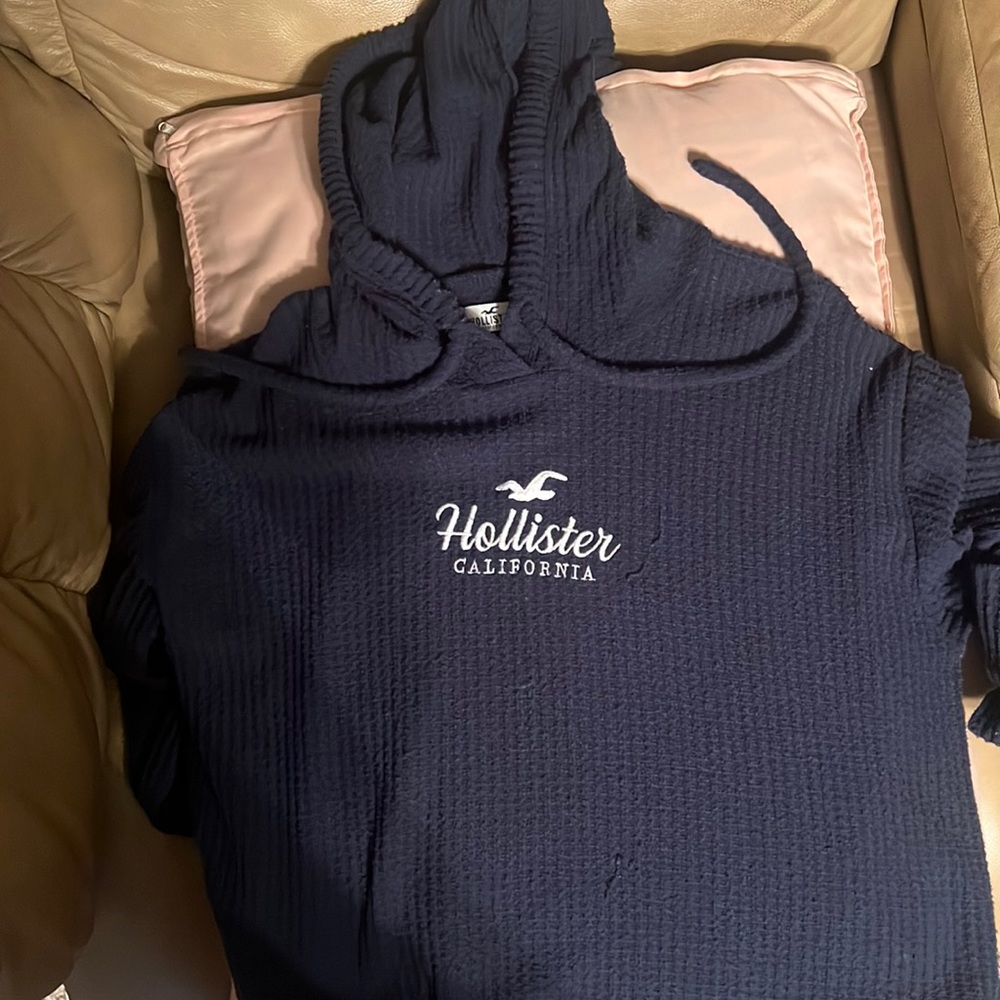 It’s from Hollister and it’s a size medium